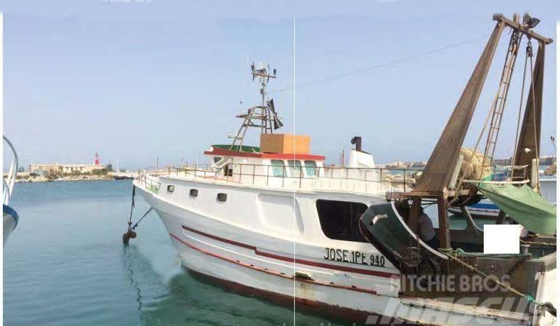  Barco de pesca denominada "Jose" Fishing boat Ostale kargo komponente