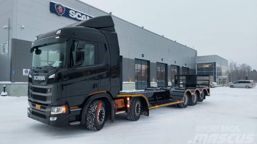 Scania R560 B10X4*6NB koneenkuljetusauto Kamioni za prevoz šumarskih mašina