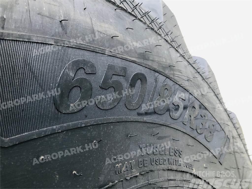 Ceat tire in size 650/85R38 Gume, točkovi i felne