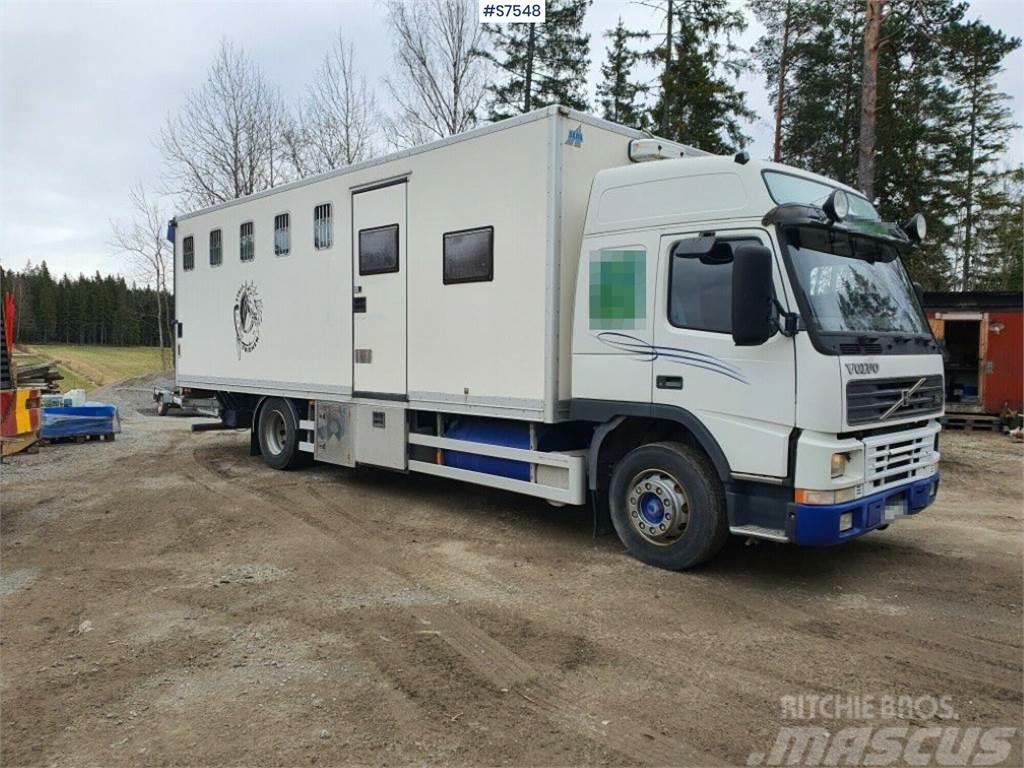 Volvo FM7 Kamioni za prevoz životinja