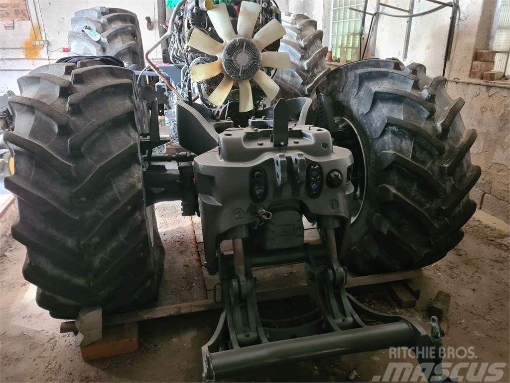 Massey Ferguson 8735 Dyna-VT Manji traktori