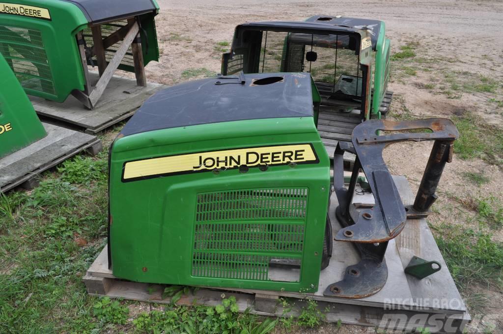 John Deere 810E F645212 Kabine i unutrašnjost