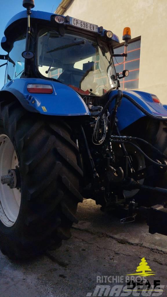 New Holland T 7.220 AC Traktori