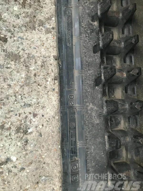 Bridgestone Excavator Rubber Track 320 x 56 x 86 Ostale poljoprivredne mašine