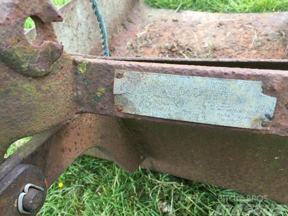 Massey Ferguson rear linkage earth scoop £250 Ostale poljoprivredne mašine