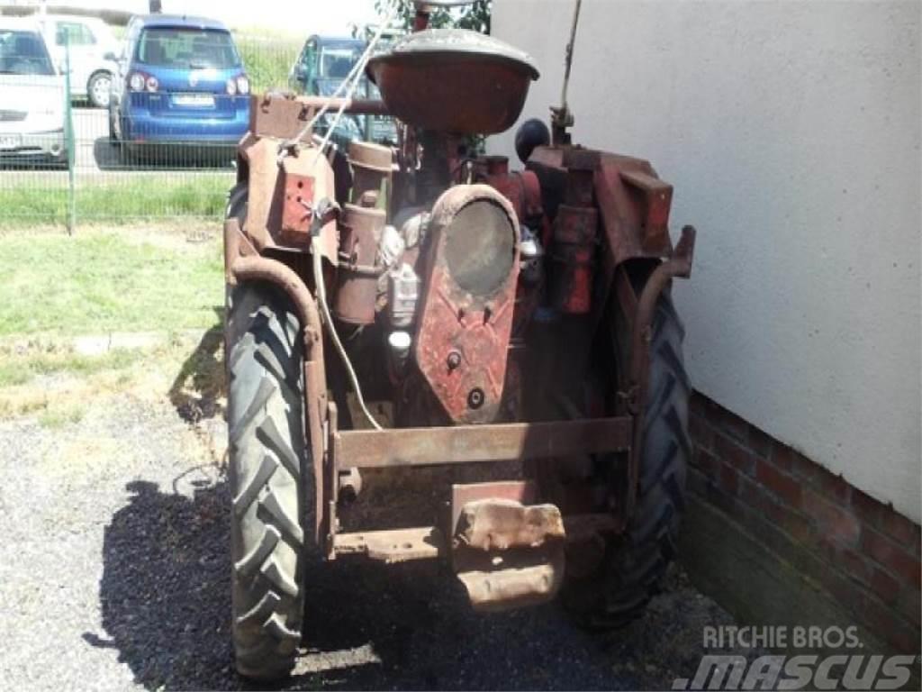 Fortschritt GT 124 Traktori