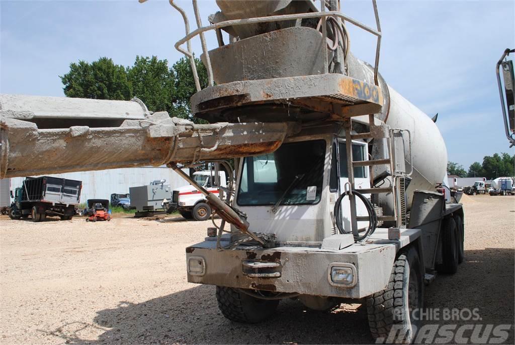 Oshkosh F2146 Kamioni mešalice za beton