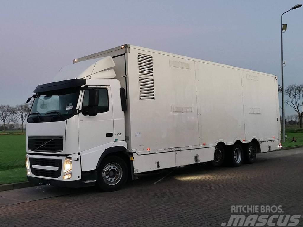 Volvo FH 13.420 8x2 live animals Kamioni za prevoz životinja