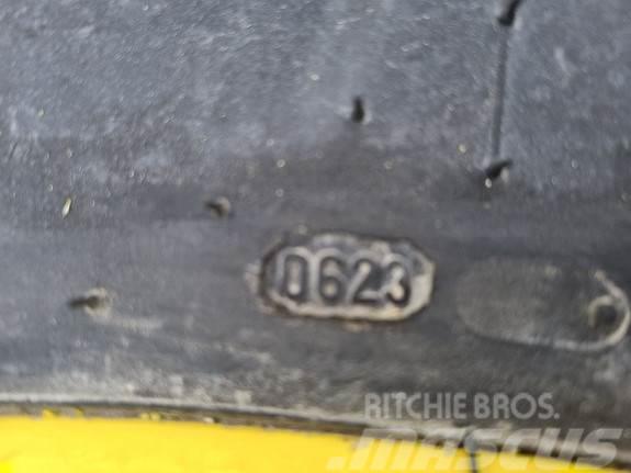 John Deere Hjul par: Trelleborg TM1060 520/60R28 Gul Gume, točkovi i felne