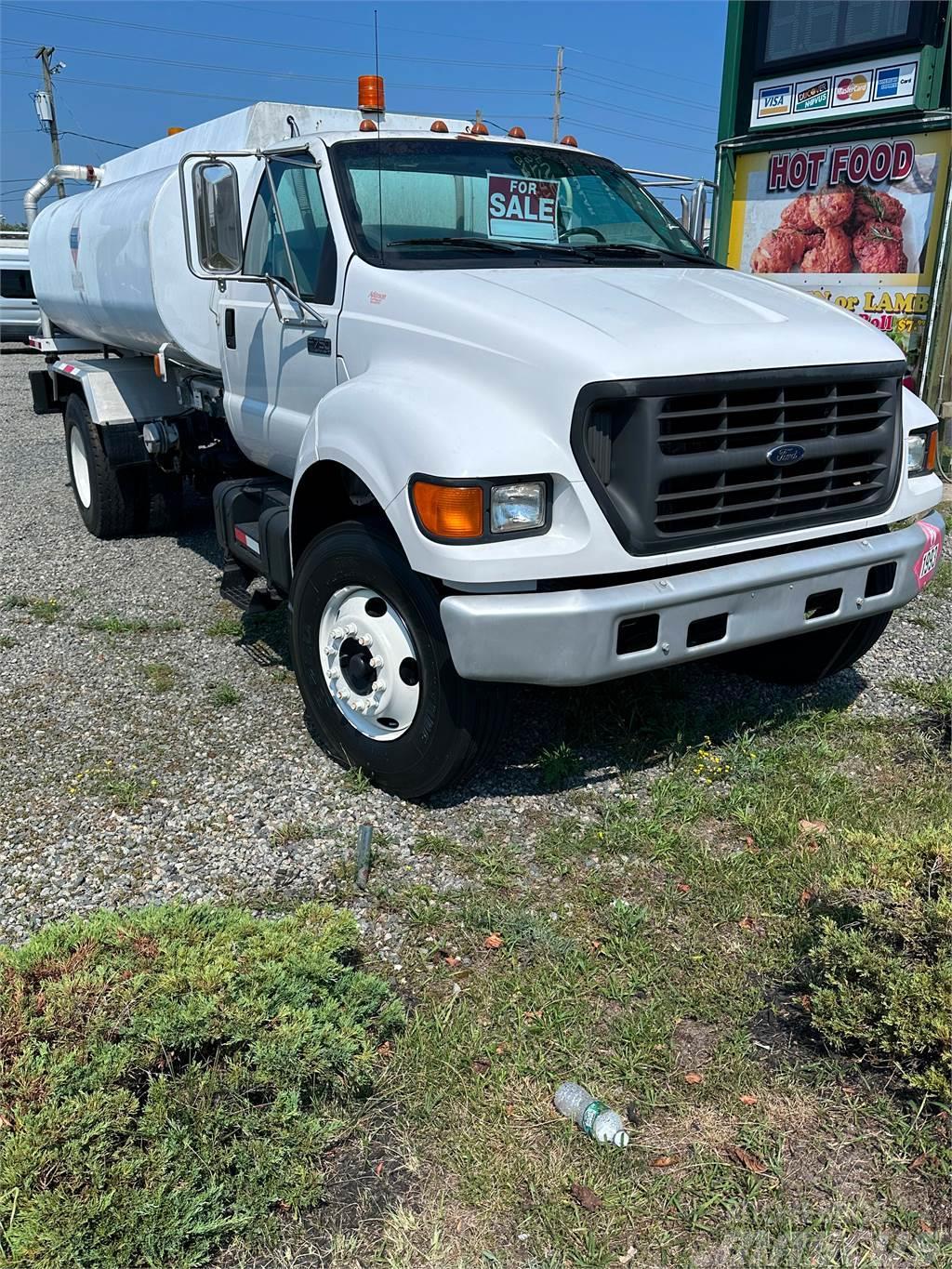 Ford F-750 Fuel Truck Kamioni cisterne