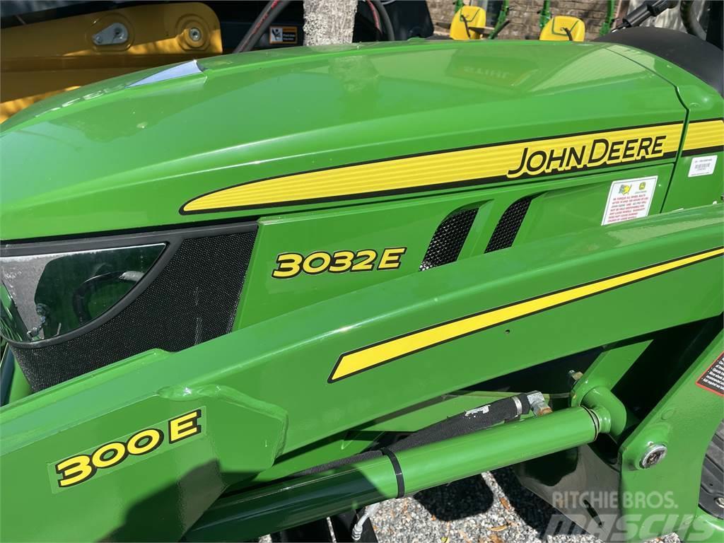 John Deere 3032E Manji traktori