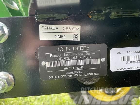 John Deere 3032E Manji traktori