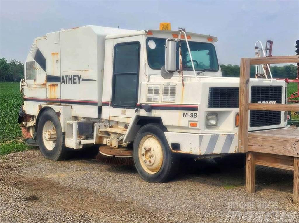 Athey M9B Polovni kamioni za čišćenje