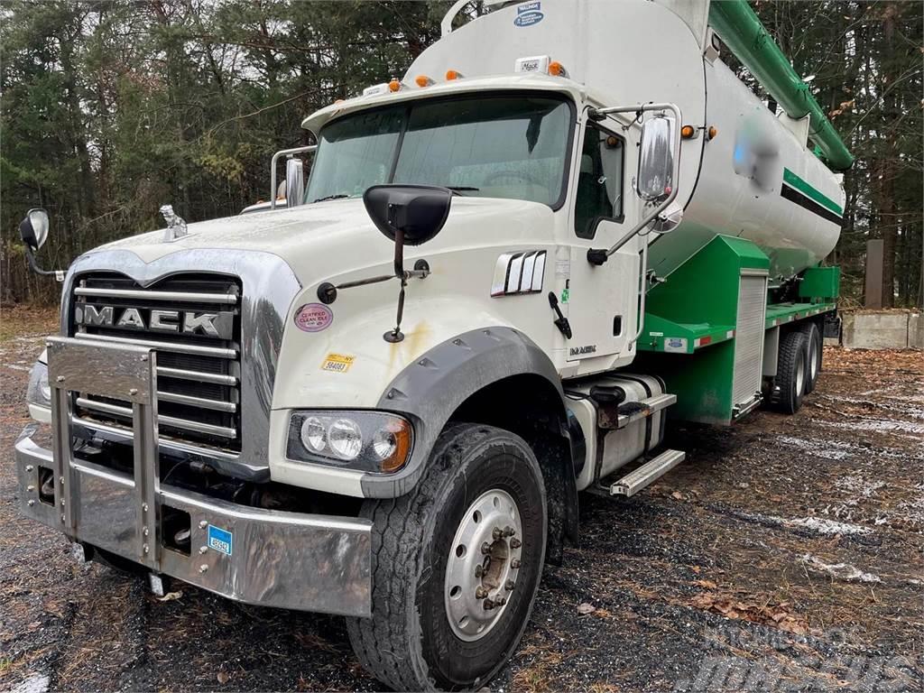 Mack Granite GU713 Poljoprivredni / žitni kamioni