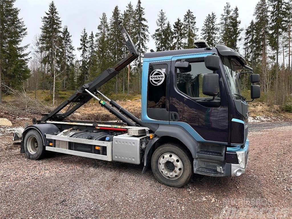 Volvo FL 250 Rol kiper kamioni sa kukom za podizanje tereta