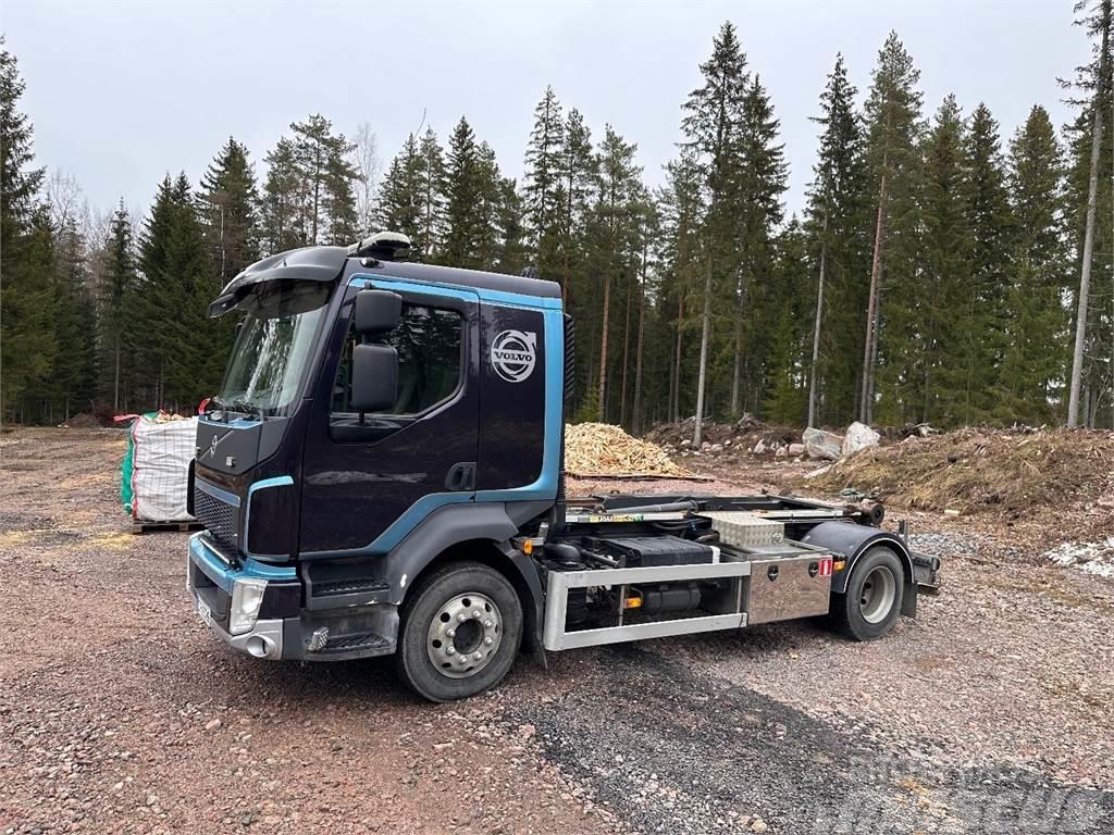 Volvo FL 250 Rol kiper kamioni sa kukom za podizanje tereta