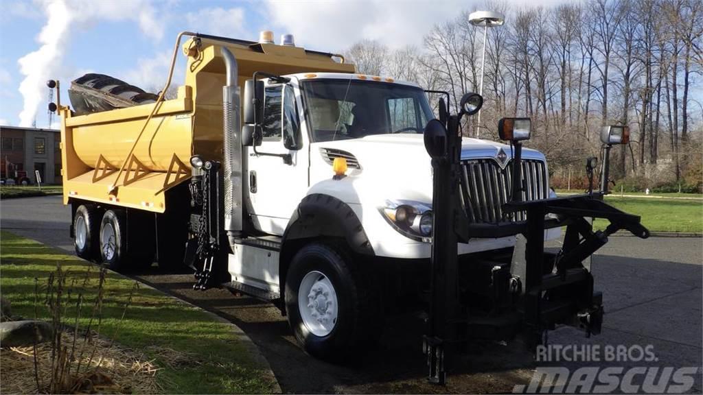 International WorkStar 7600 Dump Truck Snežne daske i plugovi