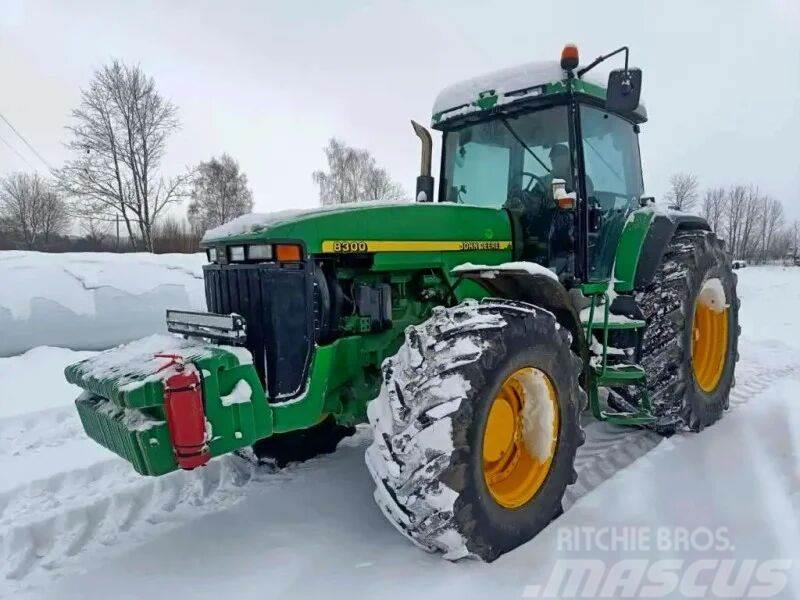 John Deere 8300 Traktori